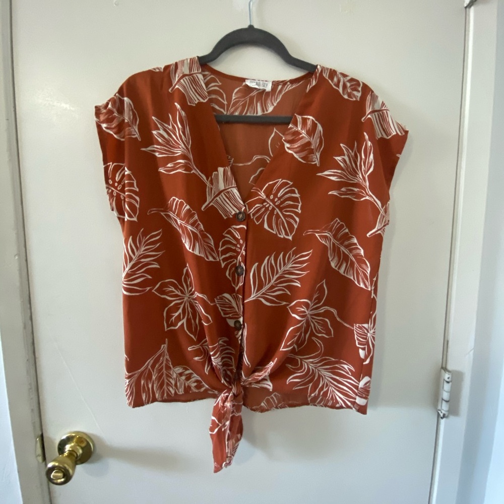 Rust-colored Hawaiian Print Top